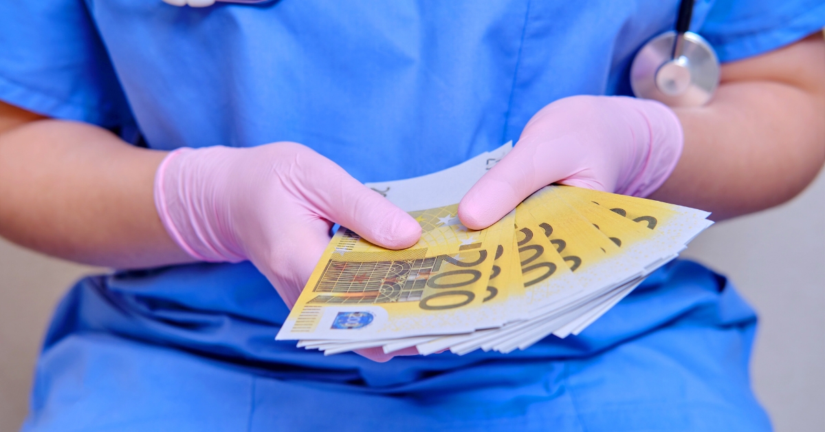 How Much Do Nursing Home Social Workers Get Paid in New York?